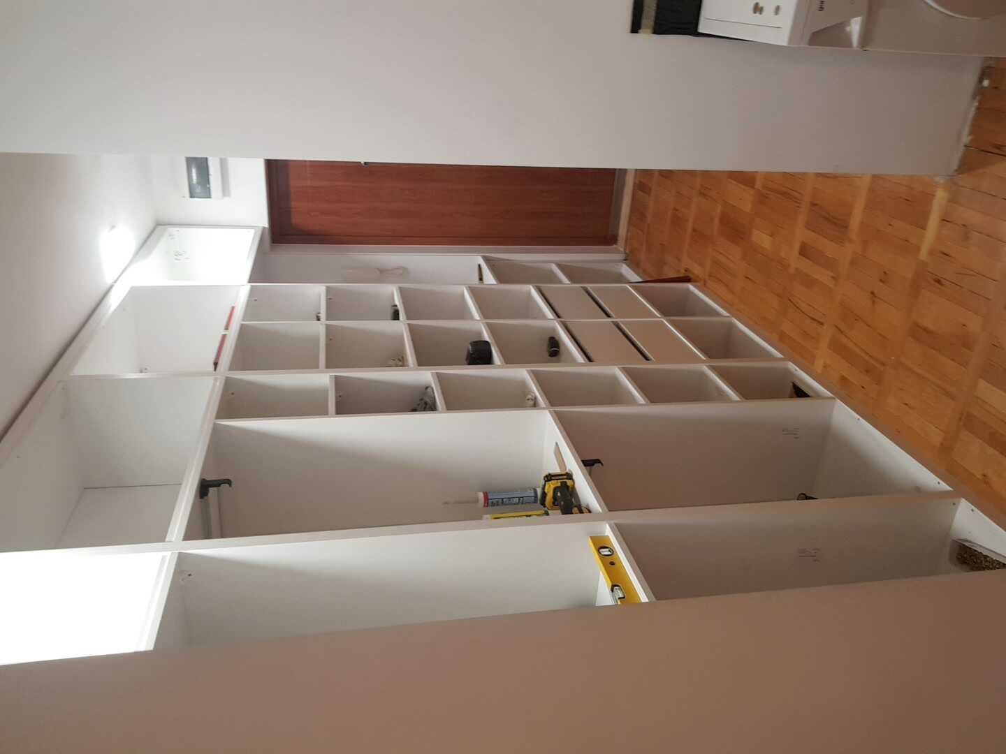 hall 10